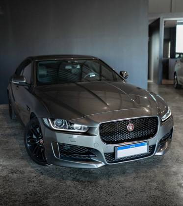 JAGUAR XE 2.0 16V INGENIUM P250 GASOLINA R-SPORT 4P AUTOMÁTICO